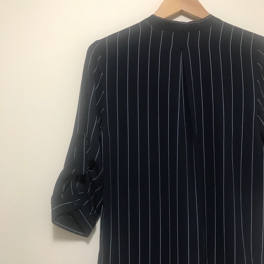 Mandee Navy Blue Striped Tie-Collar Blouse. S - Picture 2 of 12